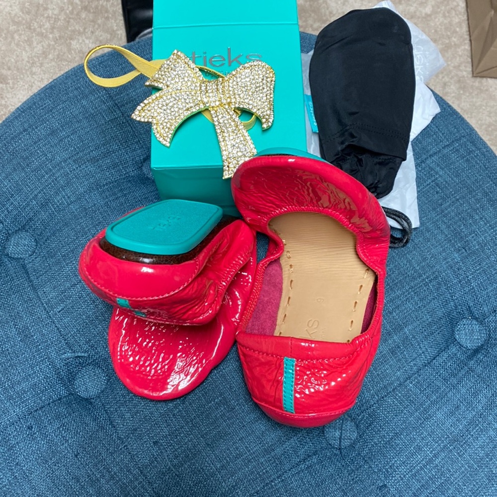 Tieks razzleberry 9, new in box